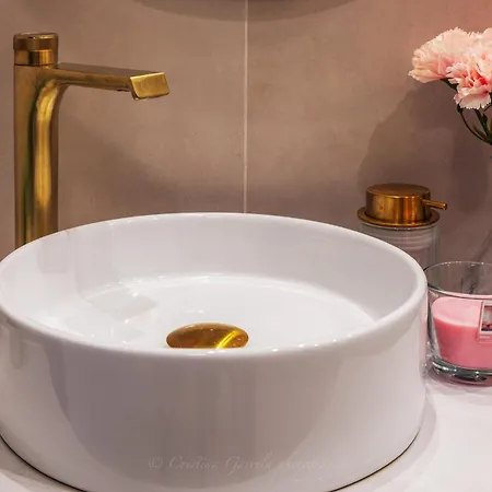 Appartamento Luxe Heaven - At Victoriei Avenue Bucarest